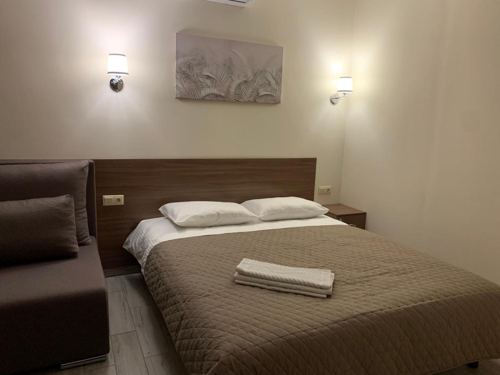 Terasa Hotell Stanishovka Exteriör bild
